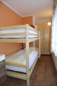 Postel nebo postele na pokoji v ubytování Ferienhaus Aloisia