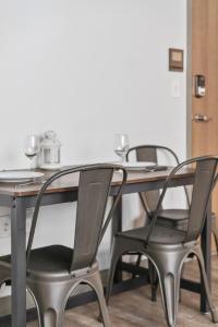 Billede fra billedgalleriet på 320- Downtown Loft Luxe Mattress Prking FAST Wifi i Cleveland