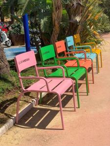 Fotografia z galérie ubytovania SELECT'soHOME - Studio au cœur du centre-ville du Lavandou à quelques pas de la plage ! - Services hôteliers - AREV v destinácii Le Lavandou