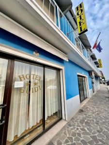 O edifício onde o hotel está situado