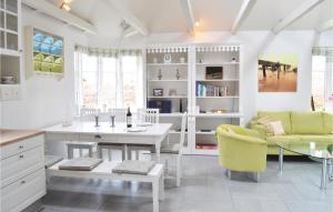 Ruang duduk di One-Bedroom Holiday Home In Gilleleje