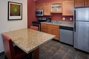Kuchyň nebo kuchyňský kout v ubytování Residence Inn Binghamton