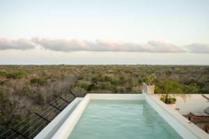 Bazén v ubytování New Tulum Gem Private Pool Ground Floor nebo v jeho okolí