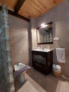 A bathroom at Dúplex El Cauce