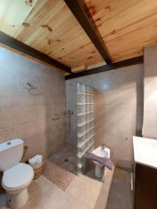 A bathroom at Dúplex El Cauce Még 14 kép