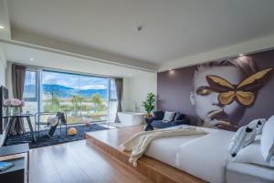 泸沽湖丨何遇小筑丨设计师湖景丨轻奢私享丨Holiday Villa的休息区