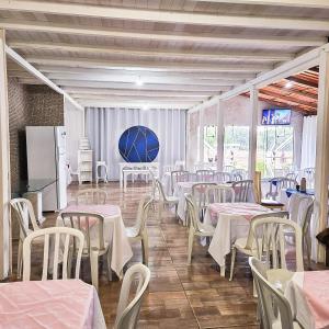 Restaurace v ubytování Sítio com Espaço para Eventos
