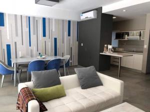 Η κουζίνα ή μικρή κουζίνα στο DUPLEX DE LUJO SPA CARILO playa