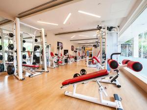 JEN Singapore Tanglin by Shangri-La的健身中心和/或健身设施