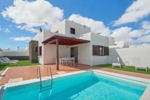 Bazén v ubytování Casa Nolva Heated Pool nebo v jeho okolí