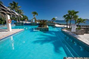 Gallery image of Sapphire Beachfront, Free Wi Fi, Pool, Snorkeling Amazing View! in East End