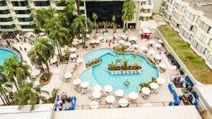 Bazén v ubytování Rafain Palace Hotel & Convention Center nebo v jeho okolí
