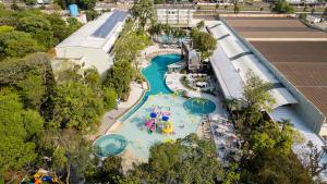 Bazén v ubytování Rafain Palace Hotel & Convention Center nebo v jeho okolí