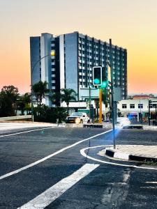 Η ανατολή ή δύση του ηλίου όπως φαίνεται από αυτό το διαμέρισμα ή από εκεί κοντά