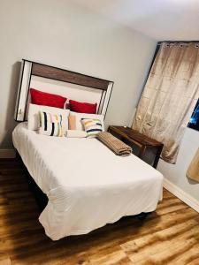 Ένα ή περισσότερα κρεβάτια σε δωμάτιο στο Windhoek Eastern View on Independence 77 unit 124