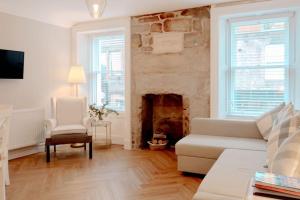 Posezení v ubytování Number Twenty Seven luxury apartment, Aberdour, Fife