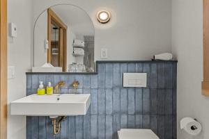 Koupelna v ubytování Otter Hotel