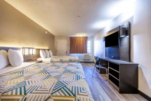 TV a/nebo společenská místnost v ubytování Motel 6 Portland OR Southeast