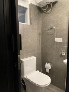 Ένα μπάνιο στο Magnolia Lake View Luxury Residence