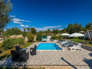 Bazén v ubytování Holiday Home in egoti i with Private Pool nebo v jeho okolí