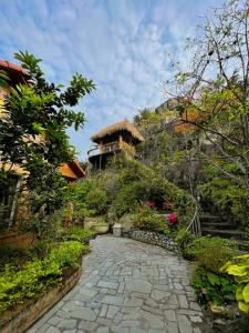 Ogród w obiekcie Trang An ViewPoint Homestay