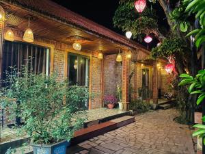 Ogród w obiekcie Trang An ViewPoint Homestay