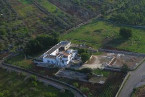 Pohľad z vtáčej perspektívy na ubytovanie Agriturismo Laire Masseria