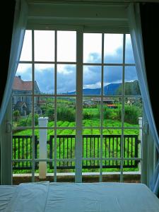 En generel udsigt til bjerge eller udsigt til bjerge taget fra hotellet