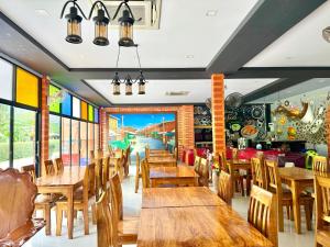Restaurace v ubytování Peaceful Resort , Long Beach - Koh Lanta