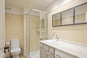 Koupelna v ubytování Luderna - Apartamento Val de Ruda A61 de Sarradé + 7 fotografií