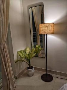 Foto dalla galleria di Pednekar's House, 1BHK with pool by SneekoStays a Nerul