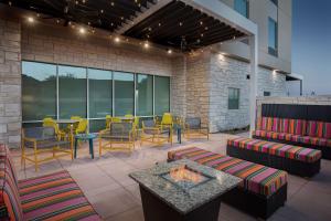 Posezení v ubytování Home2 Suites By Hilton Laredo North