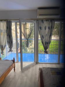 Kép Marias apartment flat to let seaside heart city Chantzara Spyropoulos apart 41sq m garden view szállásáról Igumenícában a galériában