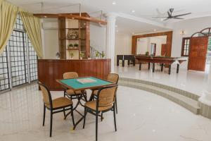 Fotografie z fotogalerie ubytování Villa55 w Private swimming pool BBQ Pool table 25pax v destinaci Bayan Lepas