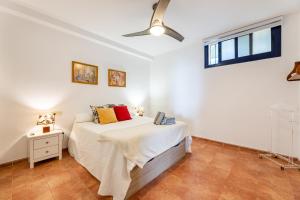 A bed or beds in a room at Benalmádena Coast Villa