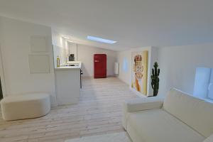 Η κουζίνα ή μικρή κουζίνα στο Hanse Villa - Dachloft Königsberg - niedrige Decken