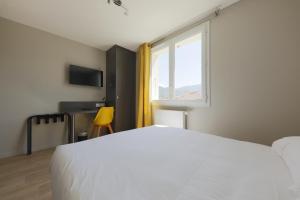 Postel nebo postele na pokoji v ubytování Chambre single à louer dans une colocation