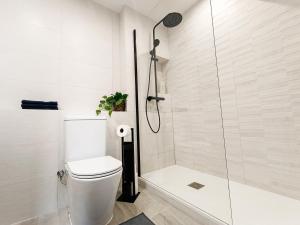 Ένα μπάνιο στο Madrid Private Rooms - Ferrer +9 φωτογραφίες