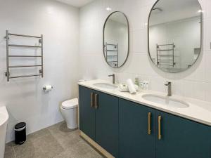 Unit 32 - Avoca Palms Resort的一间浴室