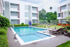 Bazén v ubytování SAARAL RESORTS & HOTELS PVT Ltd nebo v jeho okolí