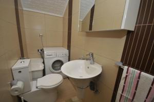 Kúpeľňa v ubytovaní Apartments Ivica