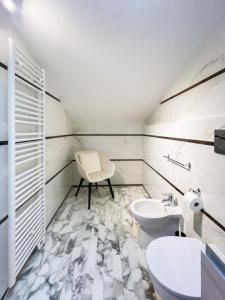A bathroom at Le Stanze di Gianmarmo - Via di Mezzo
