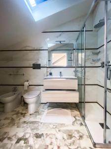 A bathroom at Le Stanze di Gianmarmo - Via di Mezzo