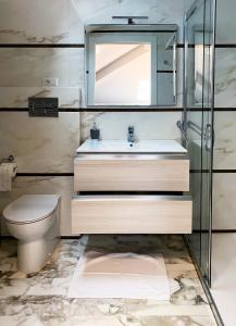 A bathroom at Le Stanze di Gianmarmo - Via di Mezzo