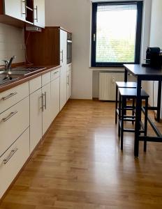 Η κουζίνα ή μικρή κουζίνα στο Ferienwohnung Für Freunde Westerwald