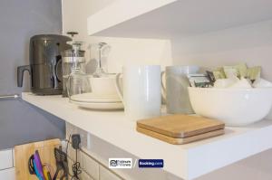 Kuvagallerian kuva majoituspaikasta Compact 1BR Studio, Fast Wi-Fi & Kitchenette, Great for Short Stays & Monthly Bookings, joka sijaitsee kohteessa Little Marlow