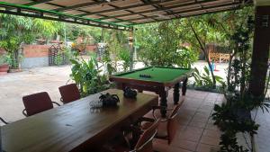 Piljardilaud majutusasutuses Mabuhay Guesthouse Kampot