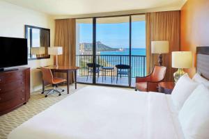 TV a/nebo společenská místnost v ubytování Hilton Hawaiian Village Waikiki Beach Resort