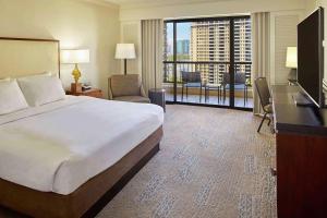 TV a/nebo společenská místnost v ubytování Hilton Hawaiian Village Waikiki Beach Resort
