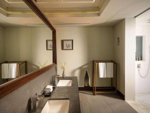 Avista Hideaway Phuket Patong - MGallery的休息区